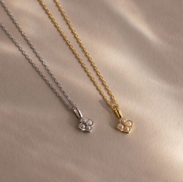 Round Pearl Blossom Necklace - Gradwandrung