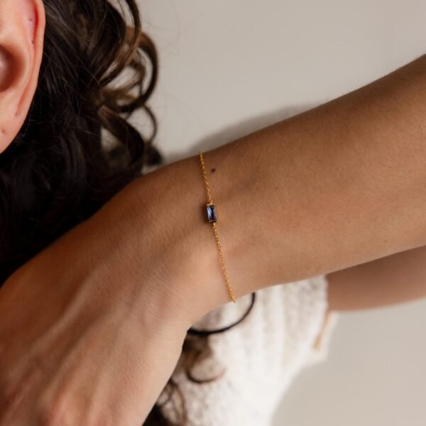 gradwandrung-dainty-baguette-birthstone-bracelet-2 Dainty Baguette Birthstone Bracelet - Gradwandrung