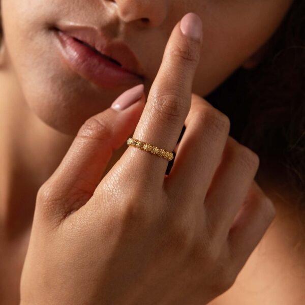 gradwandrung-daisy-eternity-ring-2 Daisy Eternity Ring - Gradwandrung