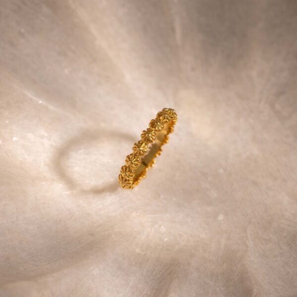 gradwandrung-daisy-eternity-ring-6 Daisy Eternity Ring - Gradwandrung