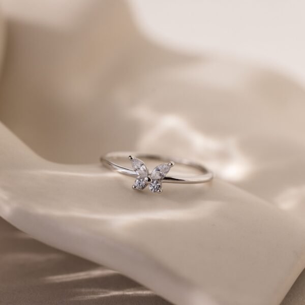 Mariposa Crystal Ring - Gradwandrung